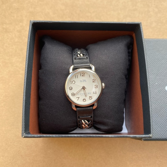 Coach watch - Picture 1 of 6